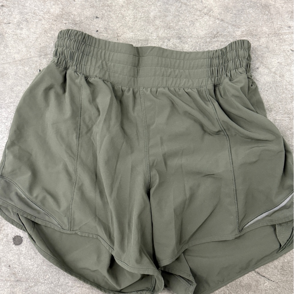 Lululemon Hotty Hot High-Rise Lined Short 4" - sold out color